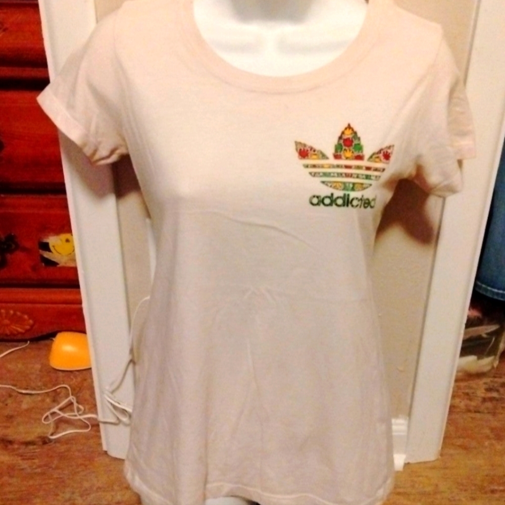 Short sleeve white addicted T Shirt